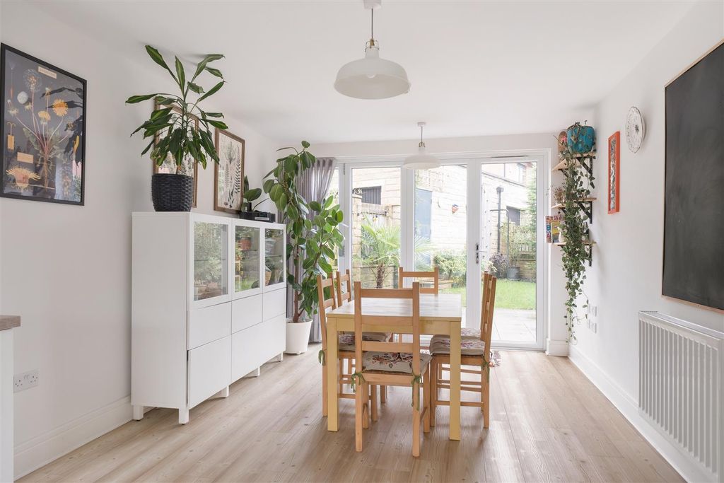 Property photo 3 of 33 Untitled (28 Of 32).Jpg