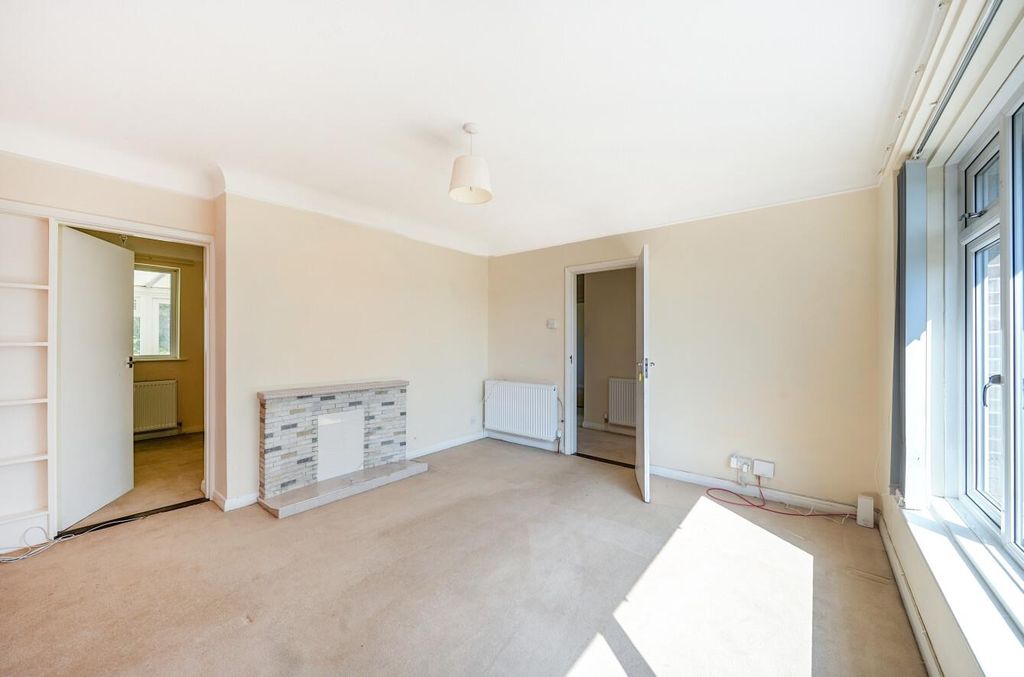 Property photo 2 of 18 Verona Road 30 (18).Jpg