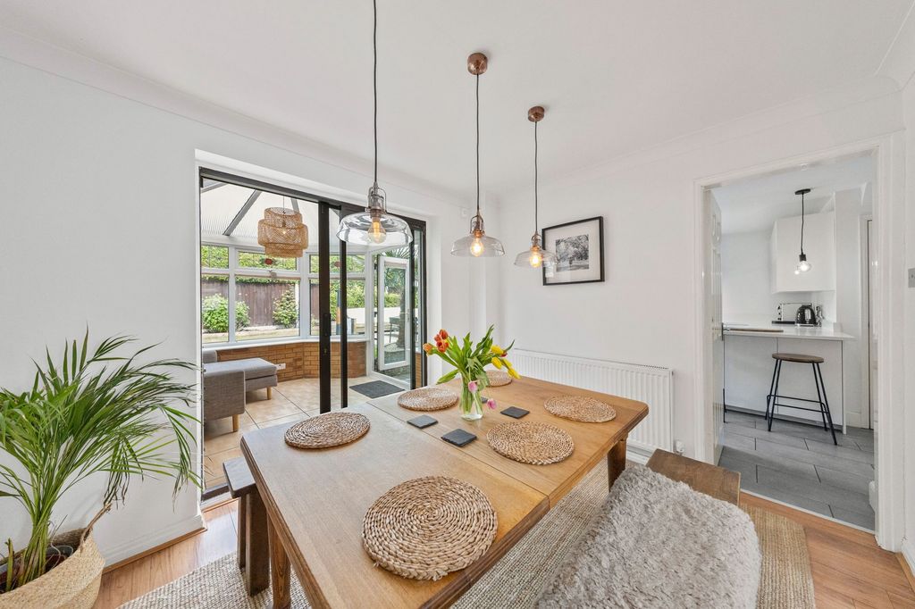 Property photo 2 of 35