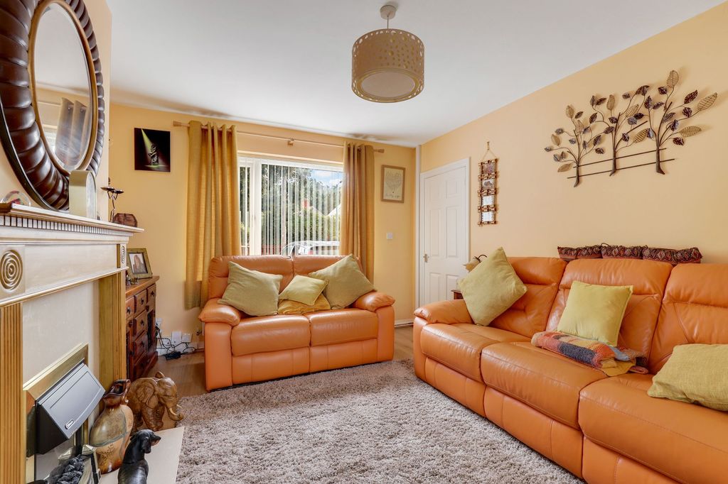 Property photo 3 of 19