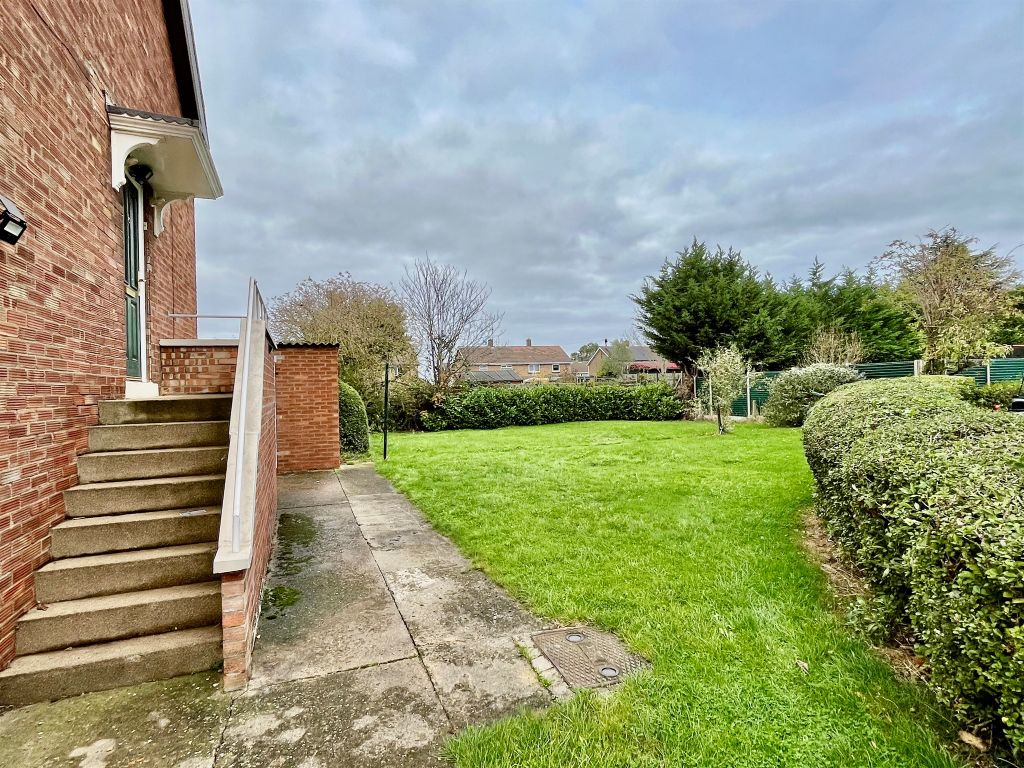 Property photo 2 of 5