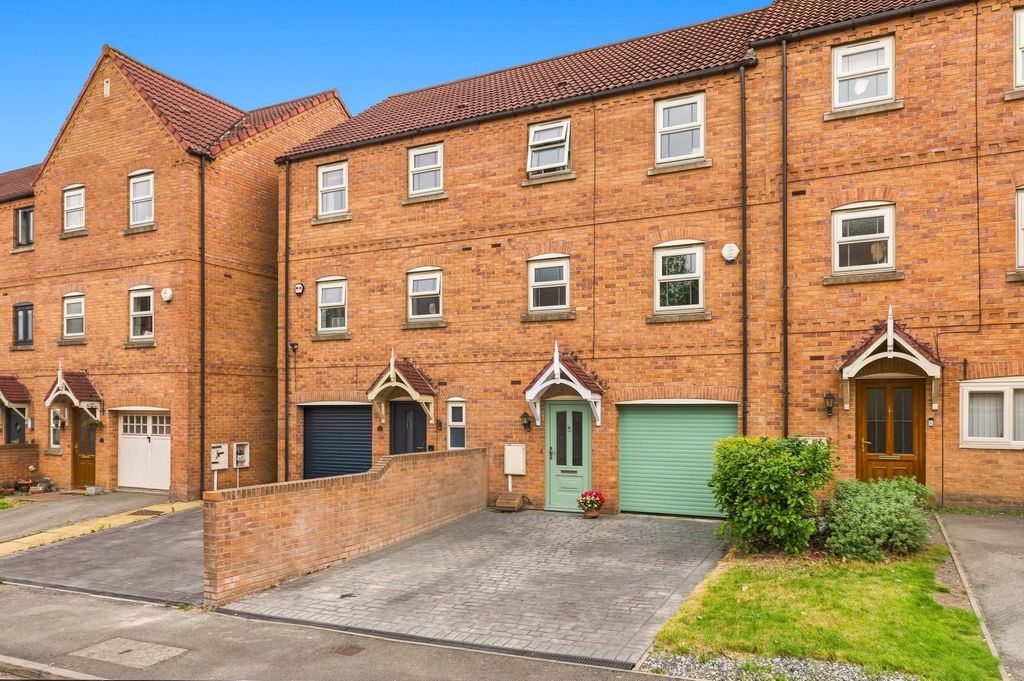 Property photo 1 of 29
