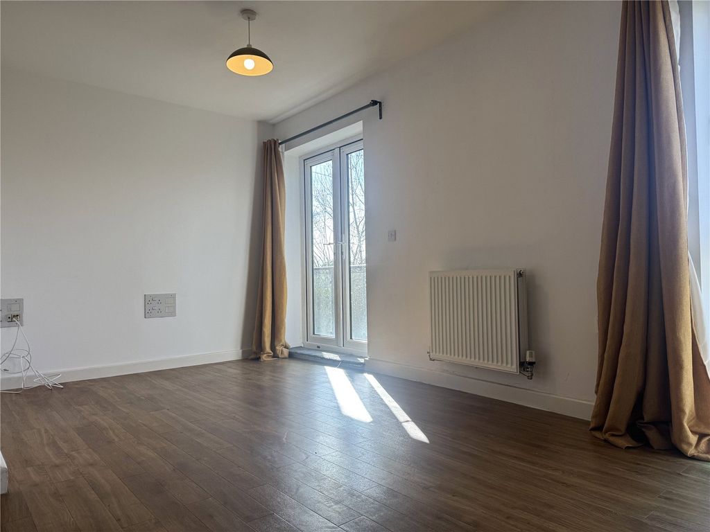 Property photo 3 of 9 Picture No. 20