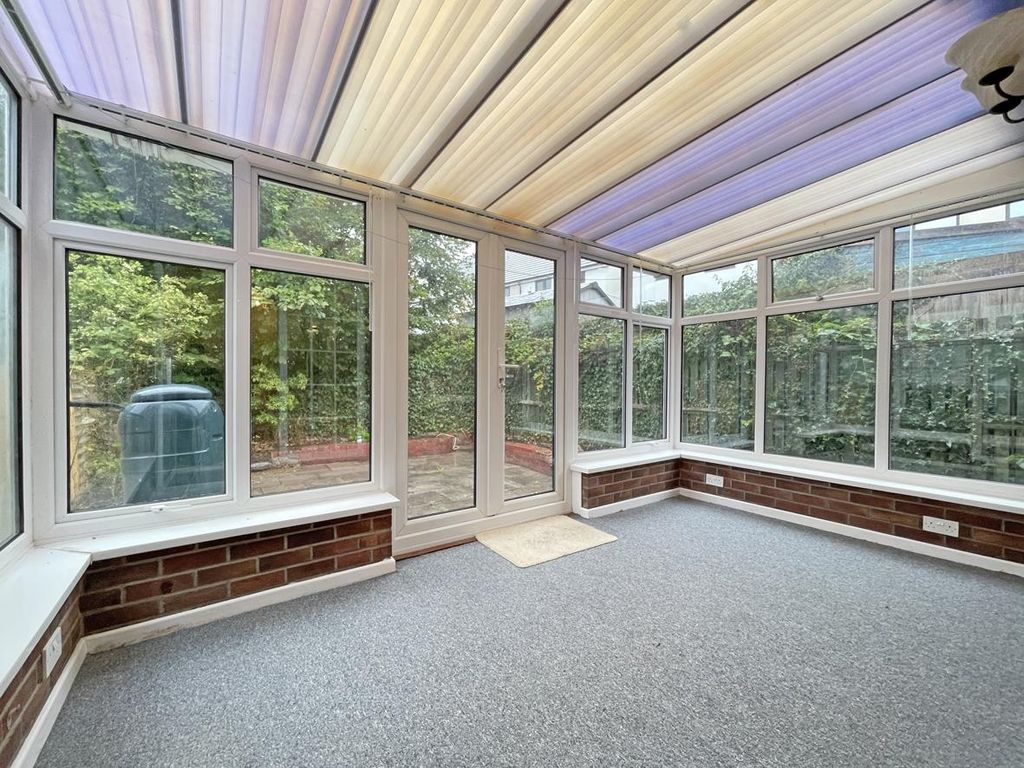 Property photo 3 of 14 Rolston Close 69 - Conservatory 2.Jpg