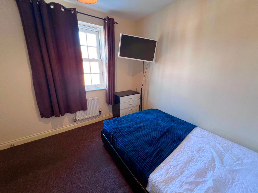 Property photo 3 of 5