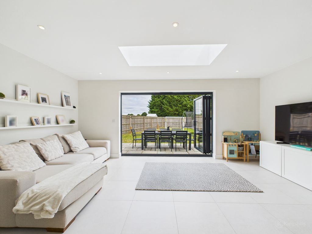 Property photo 3 of 16 Family Area