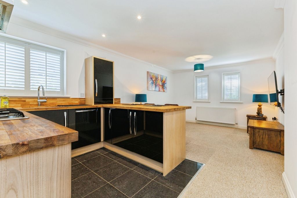 Property photo 2 of 20 Pbox-Img.Jpg