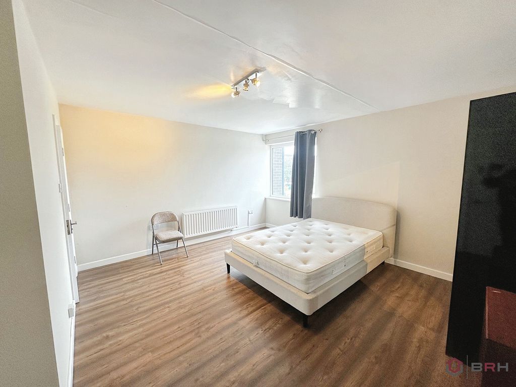 Property photo 1 of 4