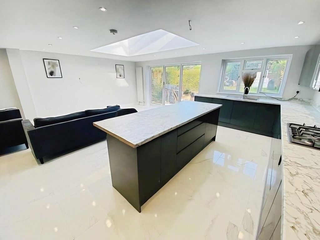 Property photo 3 of 23 User_Edited_Photo-3F2Eded2_User-Edited-878d525E-B1