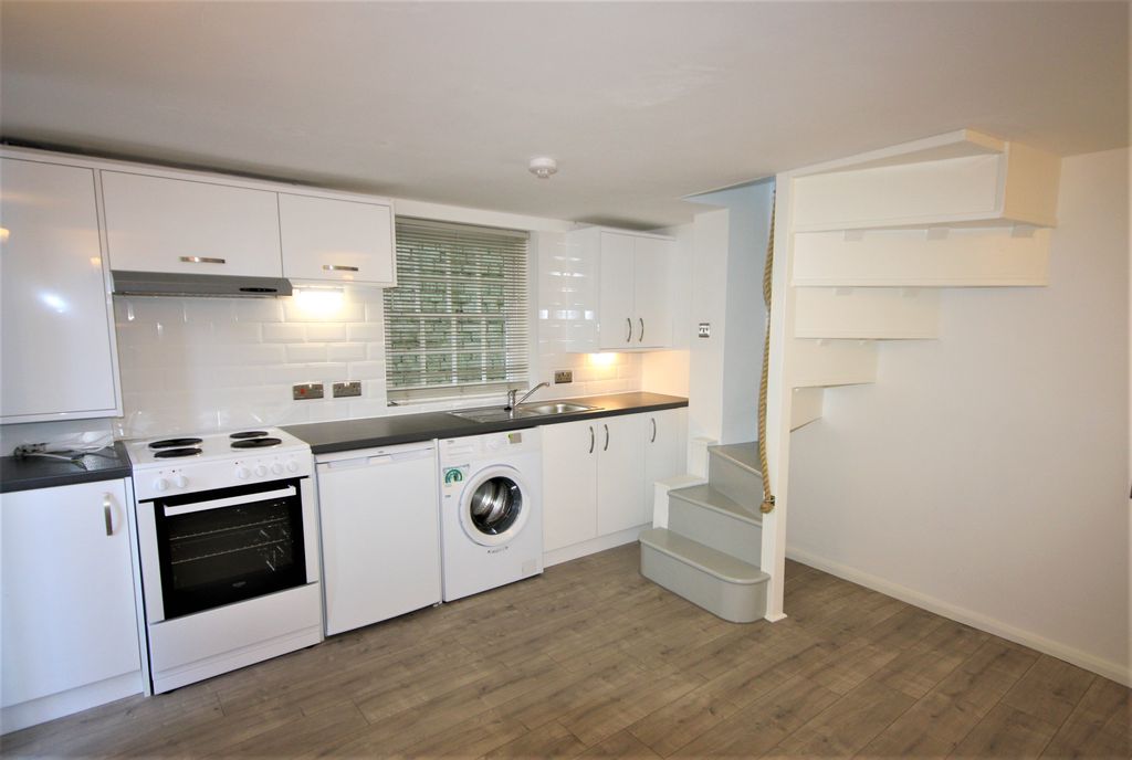 Property photo 2 of 5 Photo 02