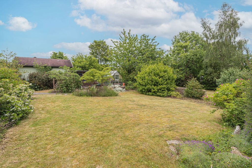 Property photo 3 of 27