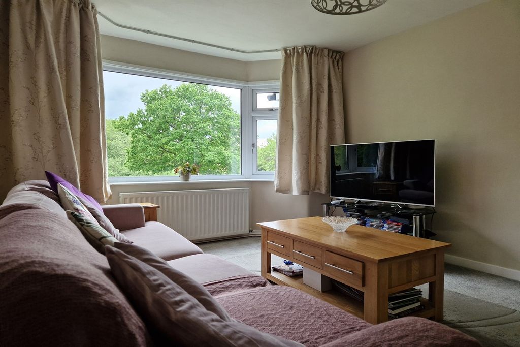 Property photo 3 of 26 Sitting Room