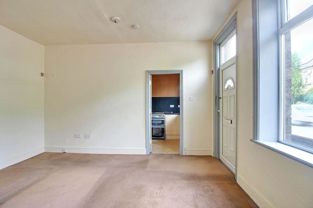Property photo 3 of 11 Living Room
