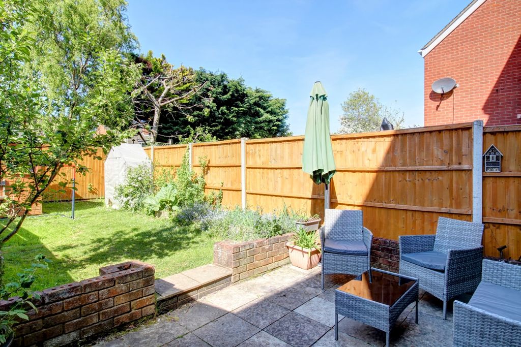 Property photo 3 of 11 Garden Regency Drive - Matt Clinton Ewemove Kenilw