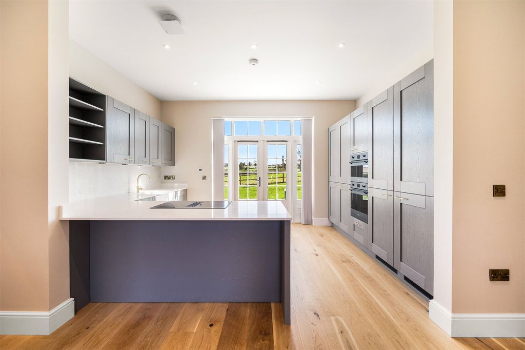 Property photo 2 of 46 Picture No. 65