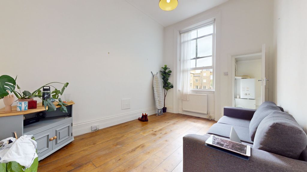 Property photo 1 of 16 Living Room
