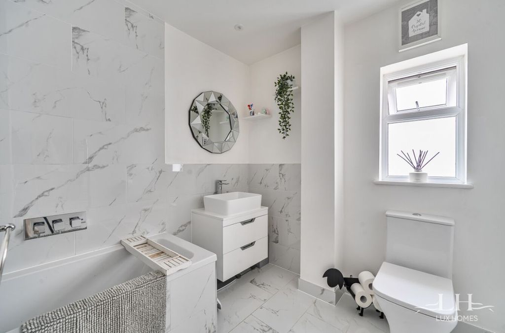 Property photo 2 of 22