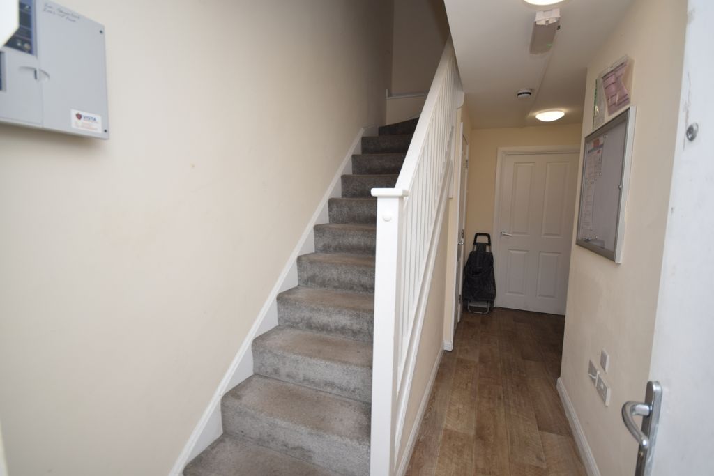 Property photo 2 of 17 Hallway