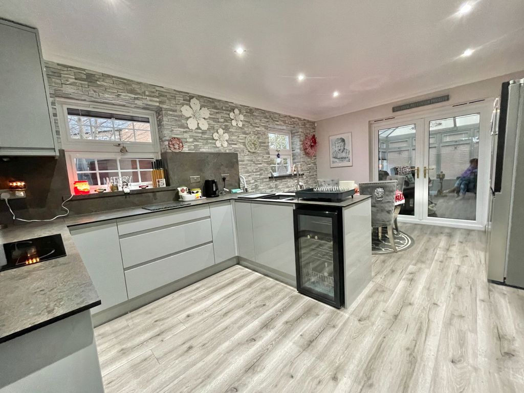 Property photo 3 of 41