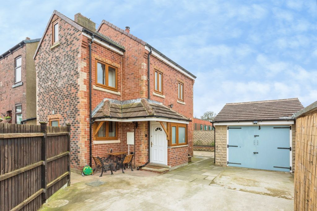 Property photo 2 of 16