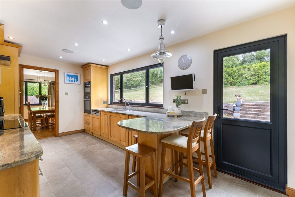 Property photo 3 of 20 Kitchen