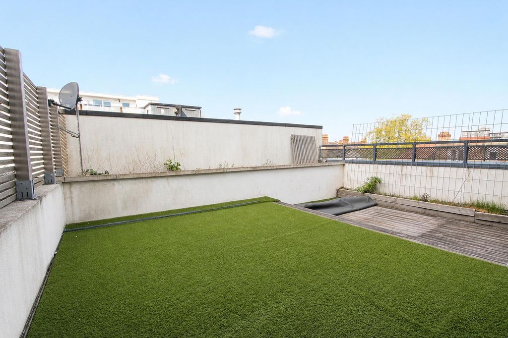 Property photo 3 of 19 Terrace1