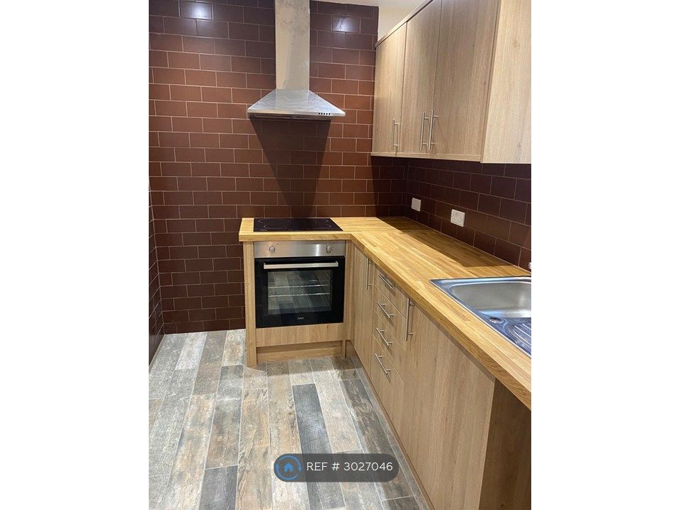 Property photo 2 of 10 Kitchen