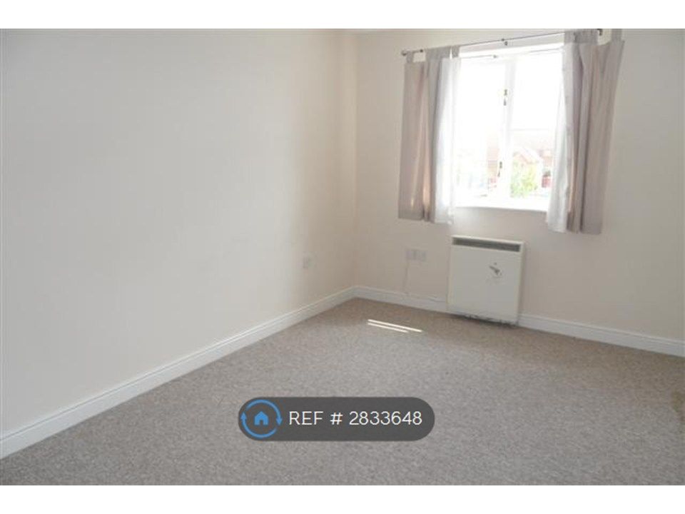 Property photo 2 of 5 Bedroom 1