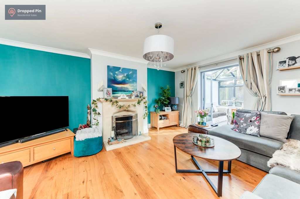 Property photo 3 of 25