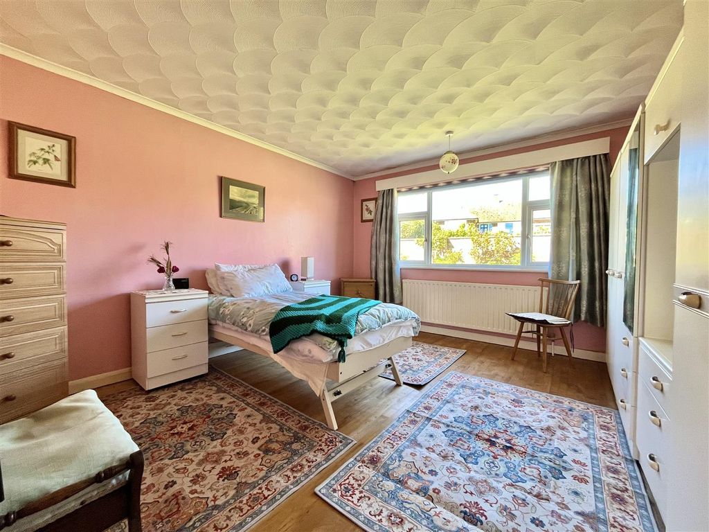 Property photo 3 of 29