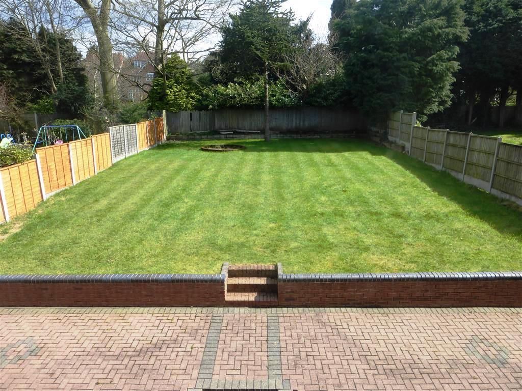 Property photo 3 of 17 Garden