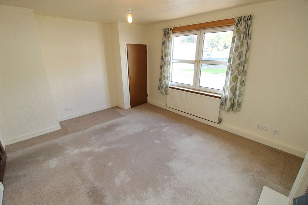 Property photo 3 of 14 Living Room