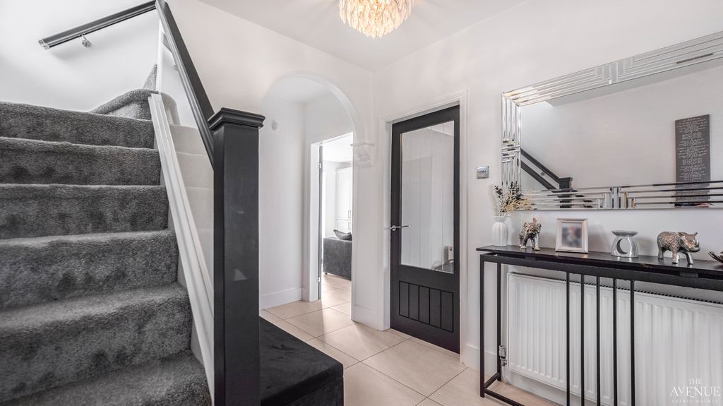 Property photo 3 of 33 4934114