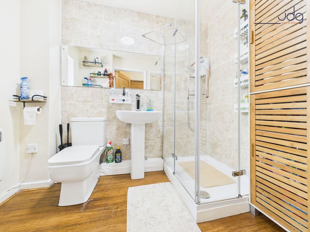 Property photo 3 of 14 Bathroom