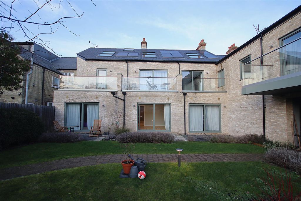 Property photo 1 of 8 Img_5621.Jpg