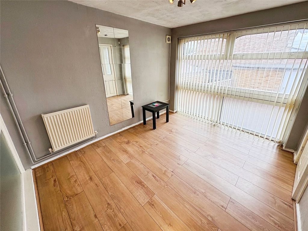 Property photo 3 of 22 Picture No. 19