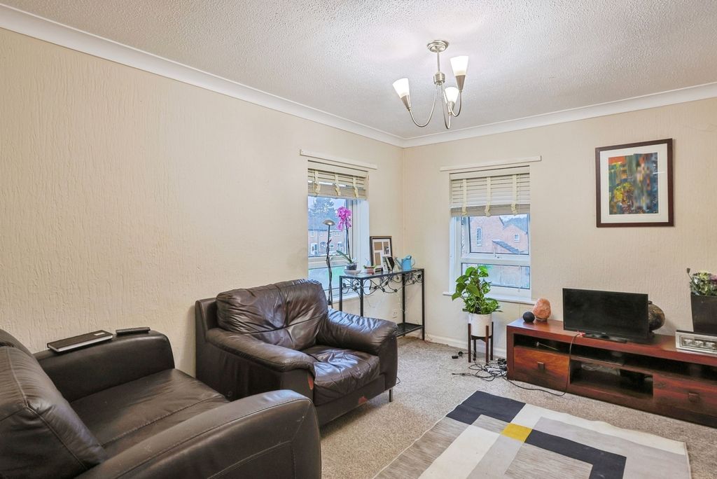 Property photo 3 of 10 Pbox-Img.Jpg