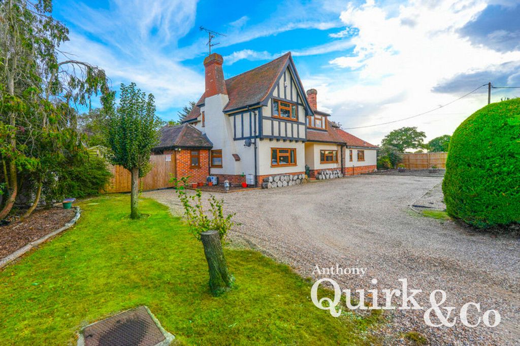 Property photo 2 of 34