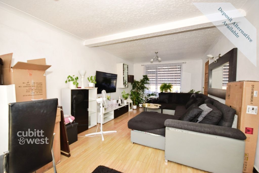 Property photo 2 of 14 Lounge