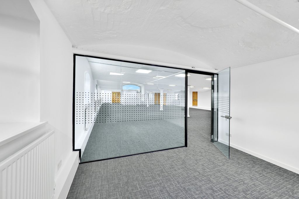 Property photo 3 of 13 004.Jpg