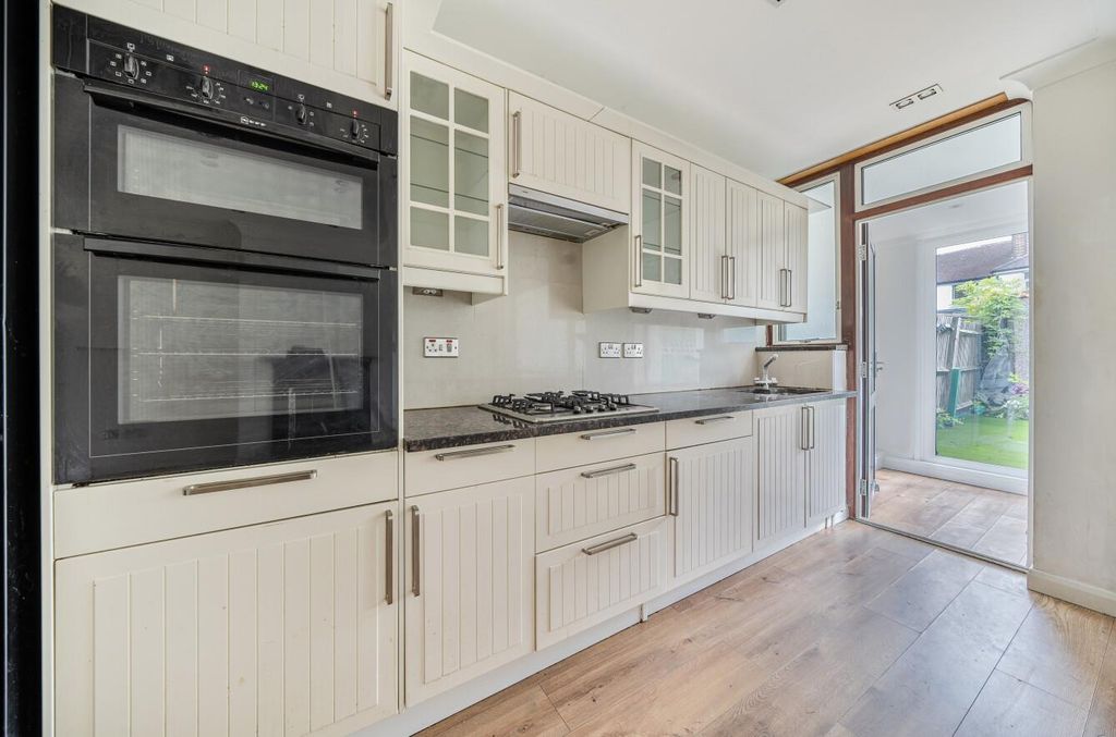 Property photo 3 of 21 1354463-4-68c1E880c3Bd1.Jpg