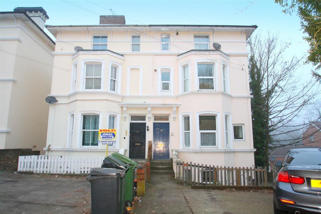 Property photo 1 of 6 External Front.Jpg
