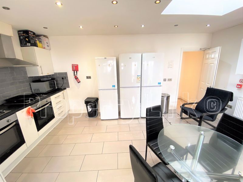 Property photo 2 of 13 Photo 12