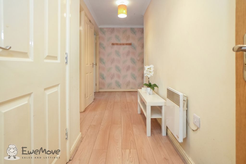 Property photo 2 of 12 Hallway