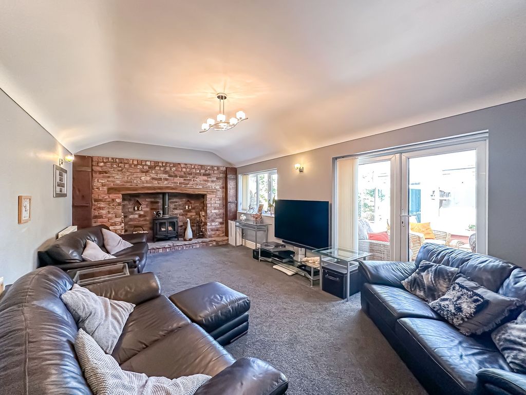 Property photo 3 of 46