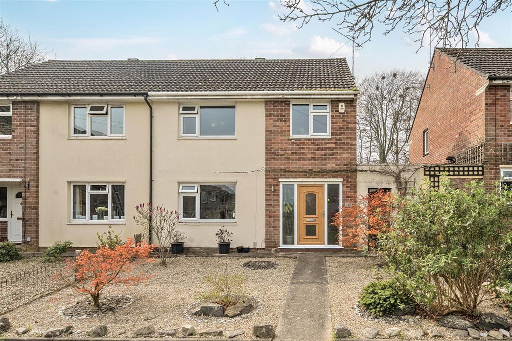 Property photo 1 of 26 1431679-34-69c1558c822Ea.Jpg