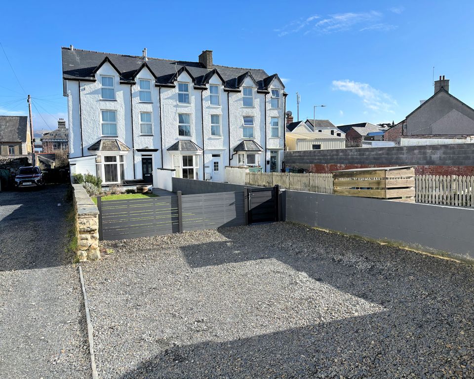 Property photo 3 of 47