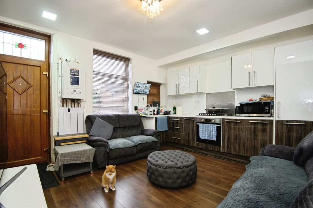 Property photo 3 of 14