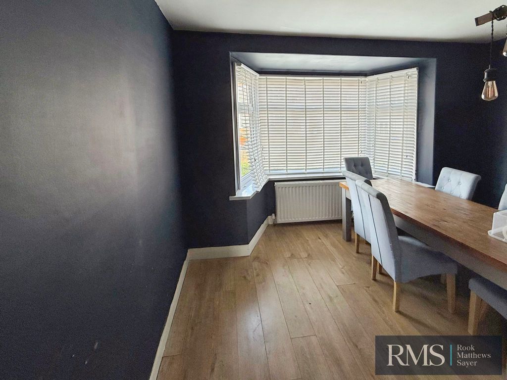 Property photo 3 of 6 Photo 5