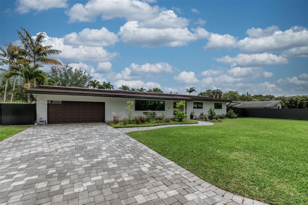 Property photo 2 of 26 <Alttext/>
